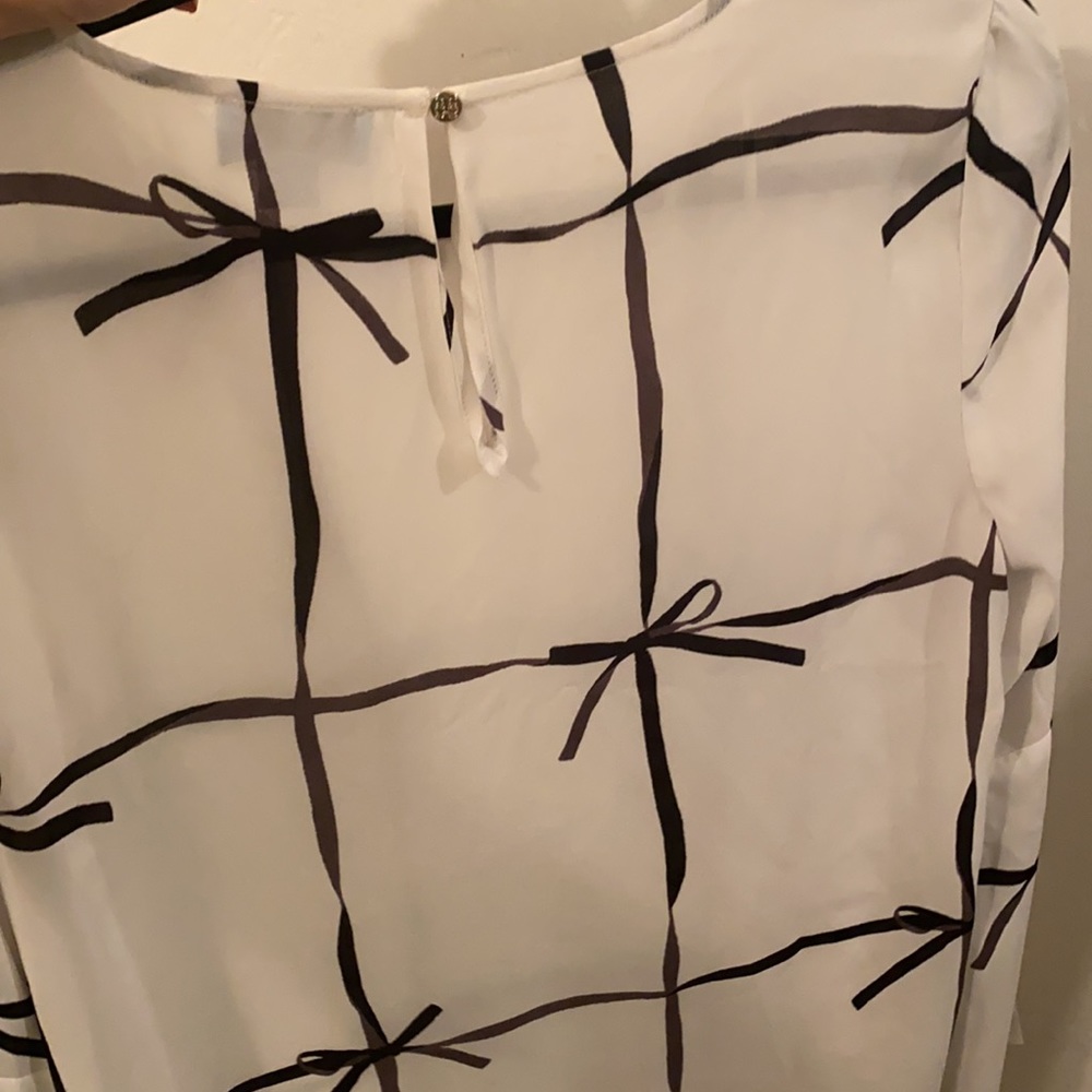 🛑SOLD🛑 CeCe blouse - Picture 3 of 4